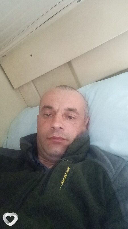 Денис, Тара
