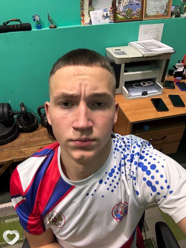 Олег, 21, Благовещенске — анкета №1880631