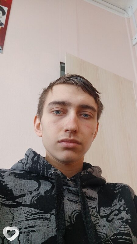 Денис, 19, Свердловске — анкета №1894379