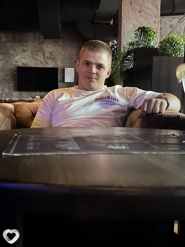 Лев, 24, Гатчине — анкета №1894692