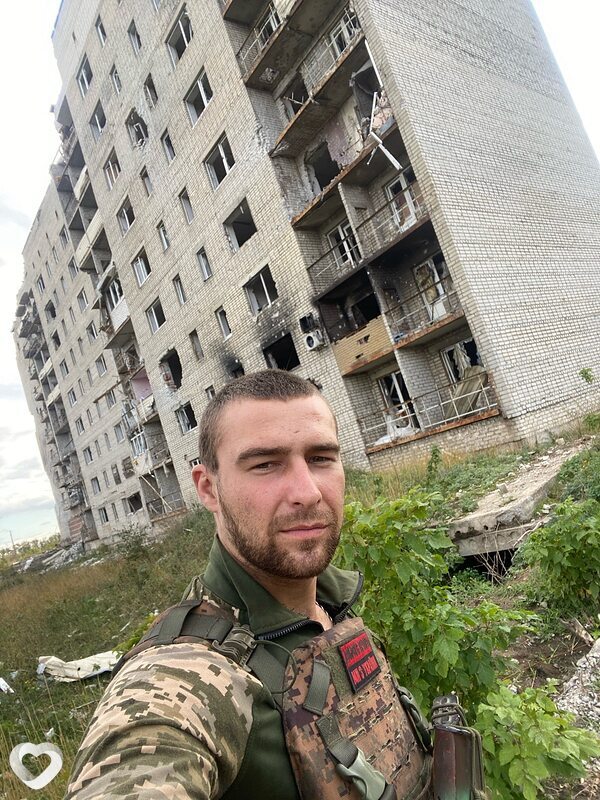 Андрей, Бар