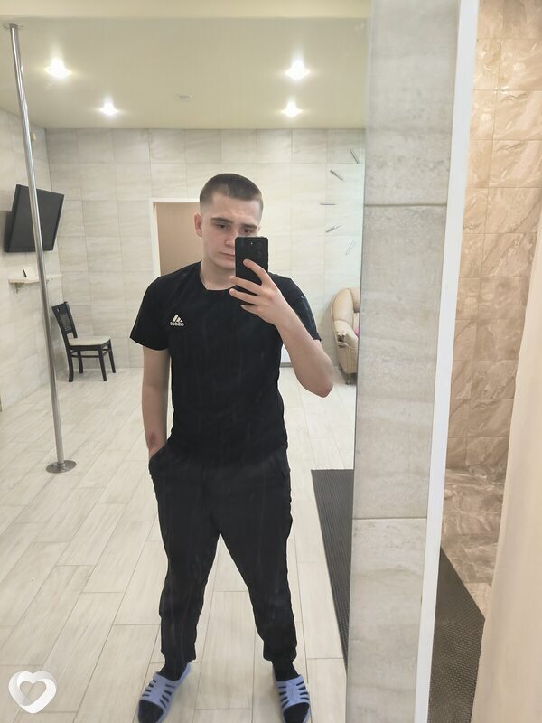 Виктор, 23, Уссурийске — анкета №1904826