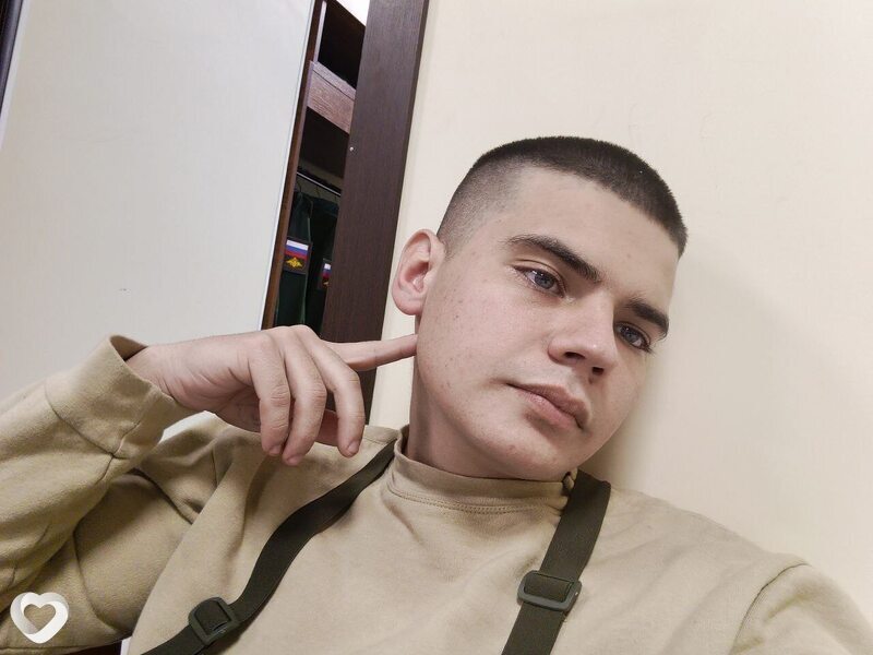 Юрий, 21, Москве — анкета №1909697