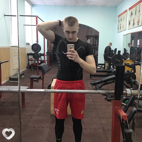Александр, 21, Новосибирске — анкета №1930456