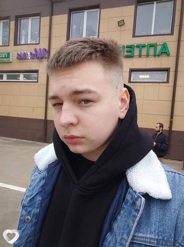 Иван, 19, Москве — анкета №1932651