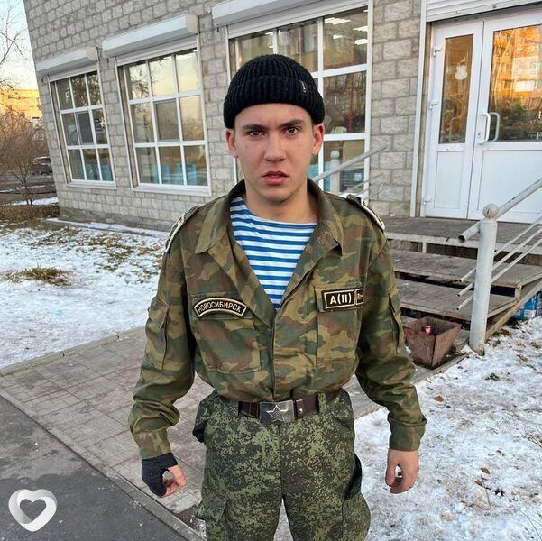 Александр, 19, Черногорске — анкета №1938487