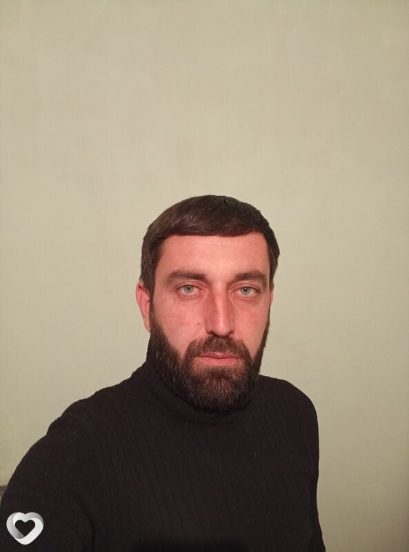 Фамил, Шеки