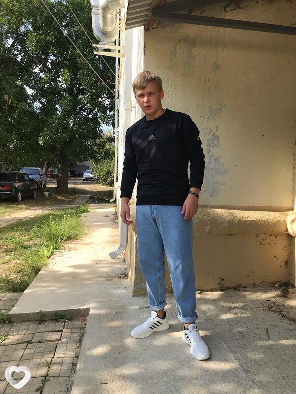 Роман, 21, Апшеронске — анкета №1957009