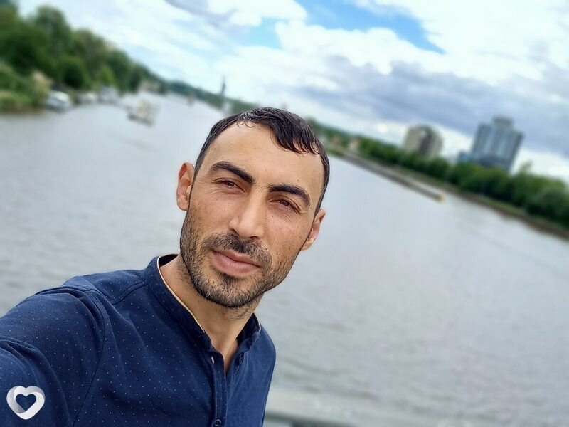 Azim, Болниси