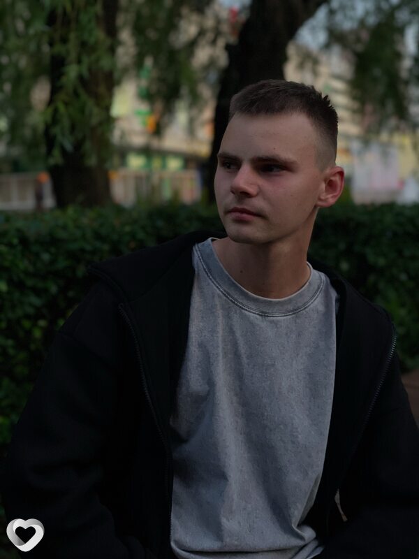 Кирилл, 22, Могилев — анкета №1971643
