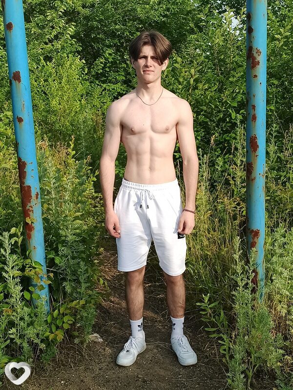 Даня, 22, Енакиеве — анкета №1975543