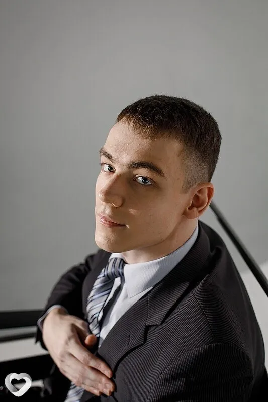 Александр, 23, Барнауле — анкета №1975997
