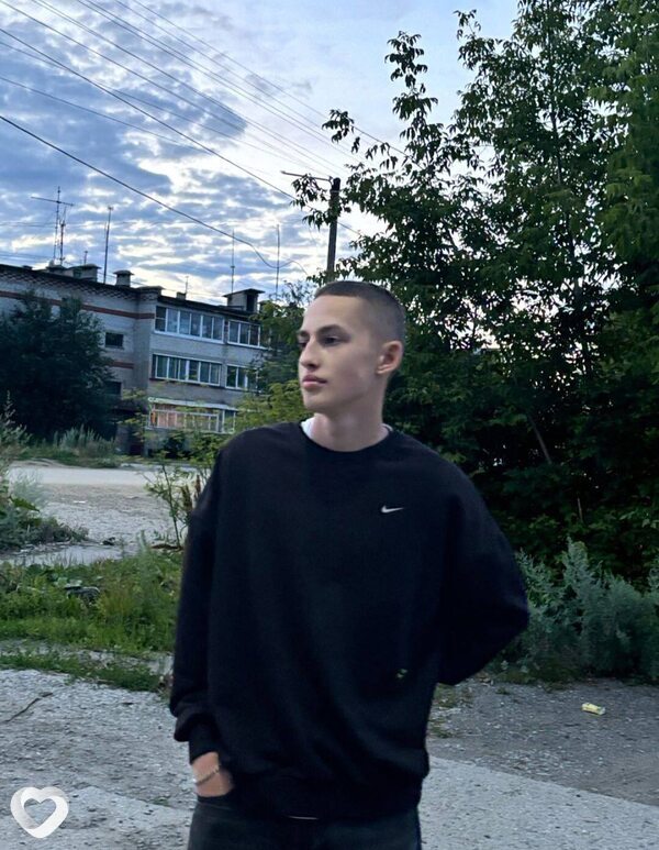 Семëн, 19, Москве — анкета №1983002