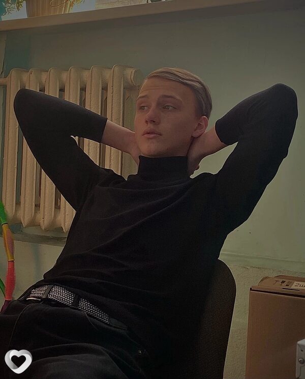 Олег, 25, Москве — анкета №1983598
