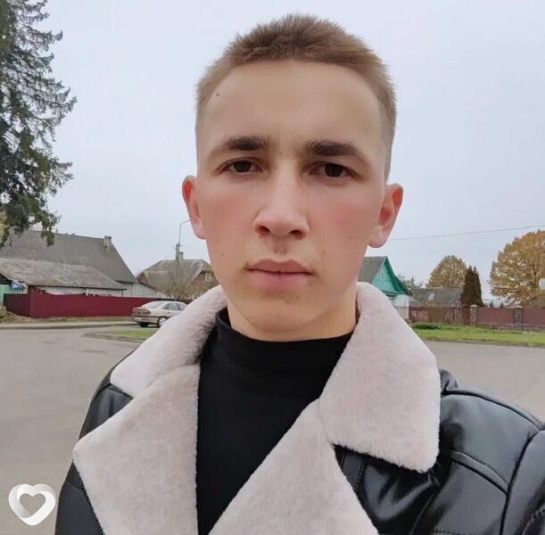 Максим, 21, Островце — анкета №1985100
