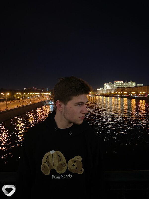 Илья, 23, Москве — анкета №1989769