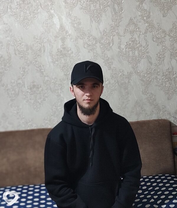 Алик, 23, Мариуполе — анкета №1989928