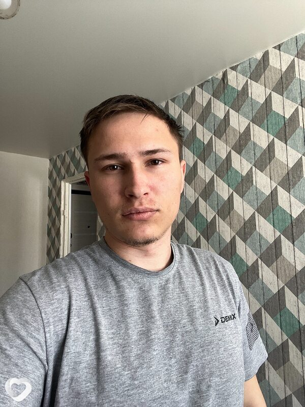 Михаил, 22, Барнауле — анкета №1990711