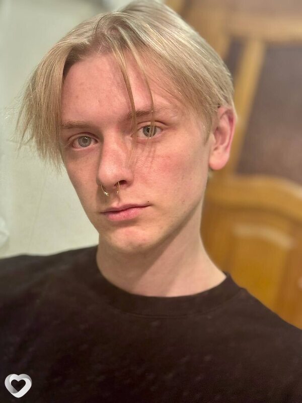 Максим, 27, Смоленске — анкета №1992486