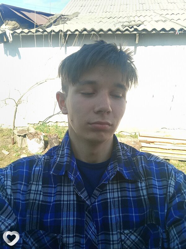 Кирилл, 19, Ангарске — анкета №1992553