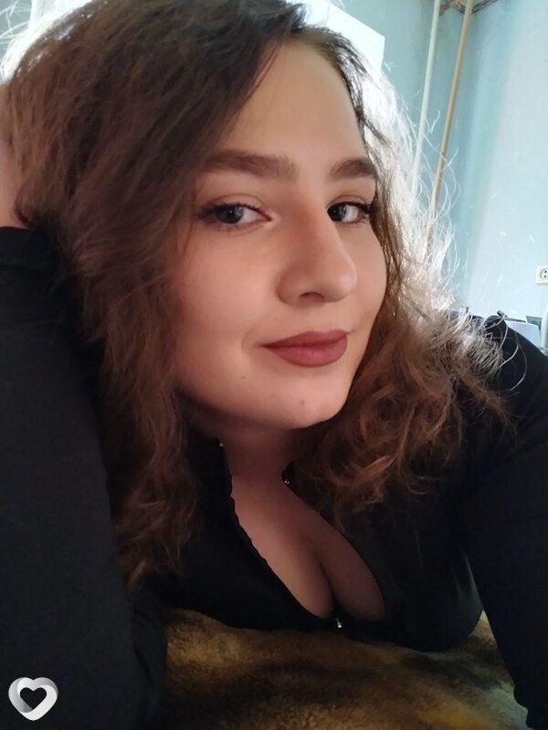 Алена, 21, Екатеринбурге — анкета №1992645
