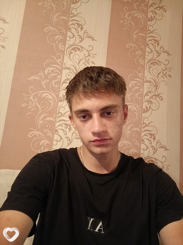 Максим, 20, Саратове — анкета №1994142