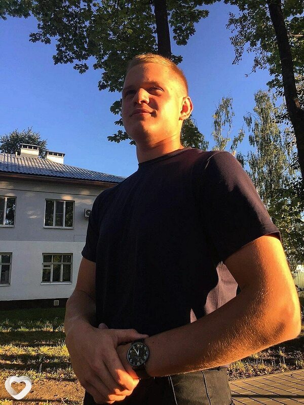 Артём, 20, Москве — анкета №1995221