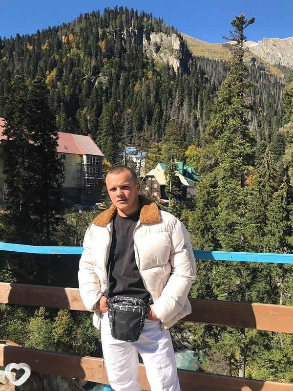Максим, 24, Адлер — анкета №1995565