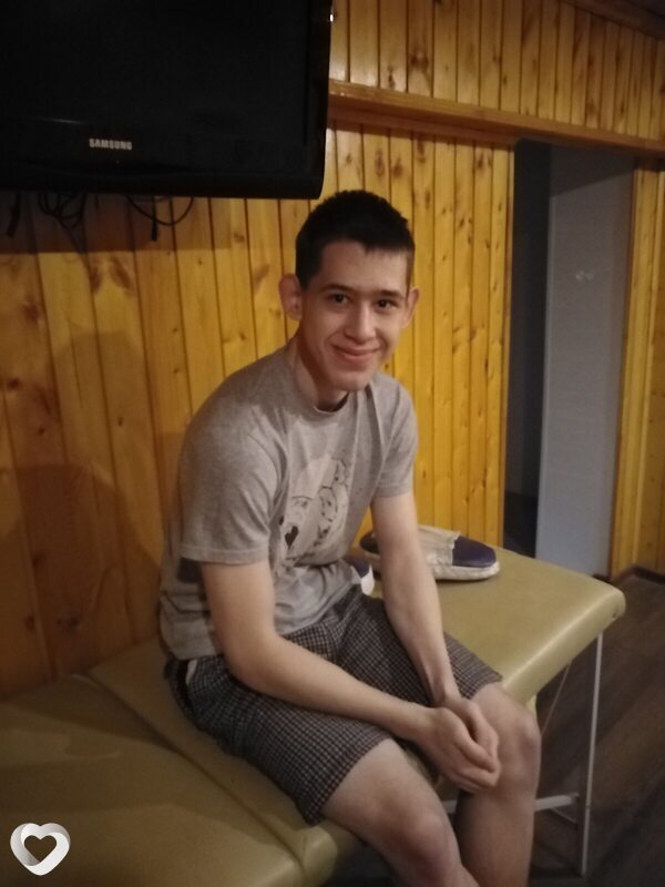 Александр, 21, Москве — анкета №1996997
