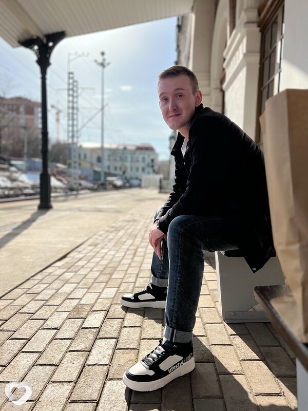 Артем, 23, Перми — анкета №1999570