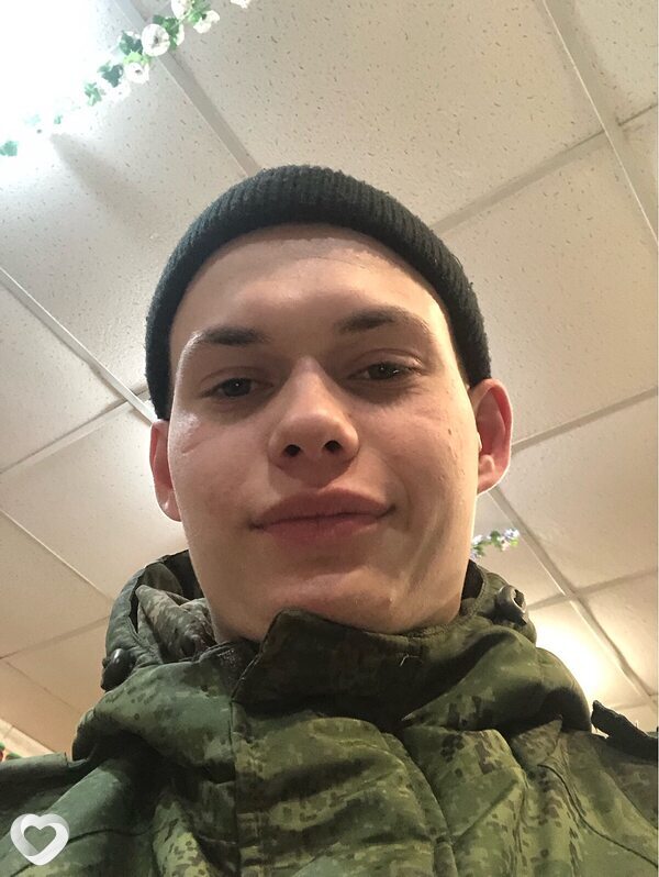 Коля, 21, Оленегорске — анкета №1999780