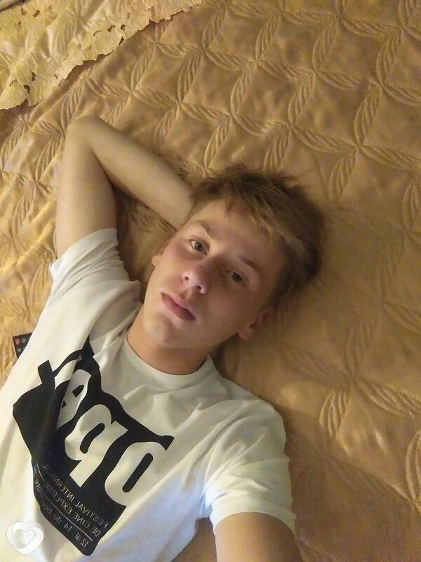 Алексей, 21, Томске — анкета №2000354