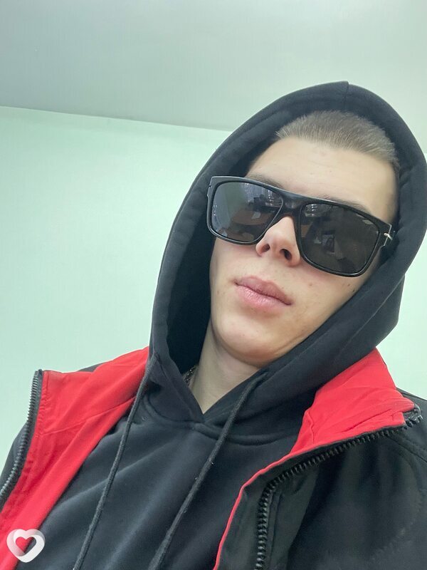 Илья, 21, Магнитогорске — анкета №2001439