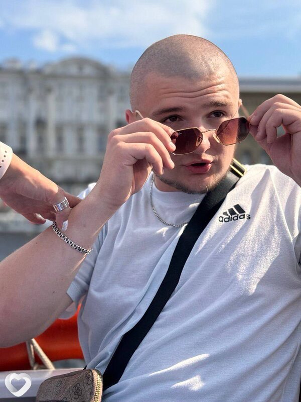 Артем, 23, Москве — анкета №2001201