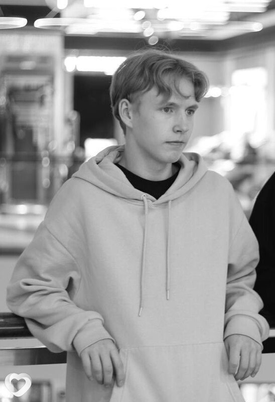 Максим, 19, Санкт-Петербурге — анкета №2001697