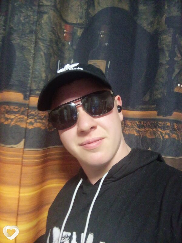 Валерий, 23, Енисейске — анкета №2002085