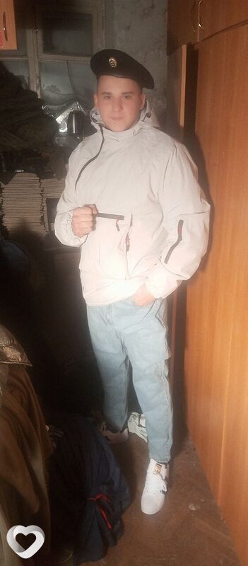 Александр, 20, Москве — анкета №2002814