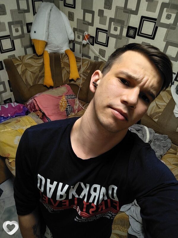 Артем, 26, Магадане — анкета №2003119