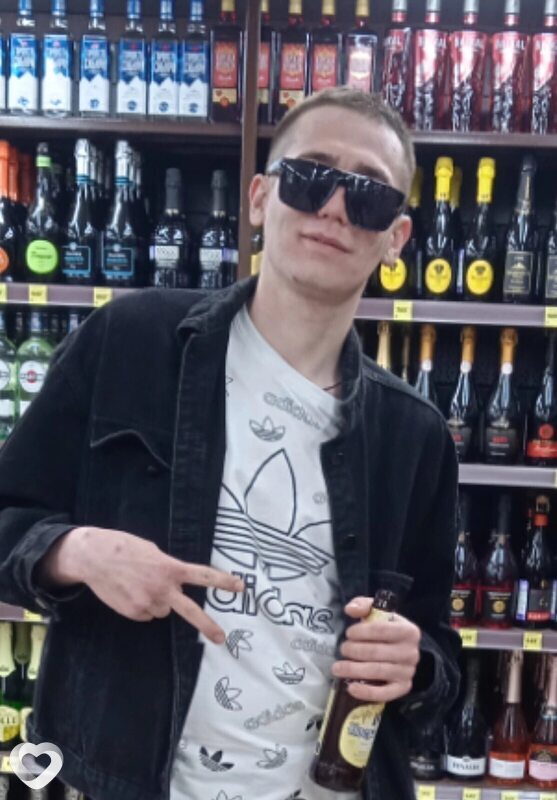Дмитрий, 21, Миллерове — анкета №2003632