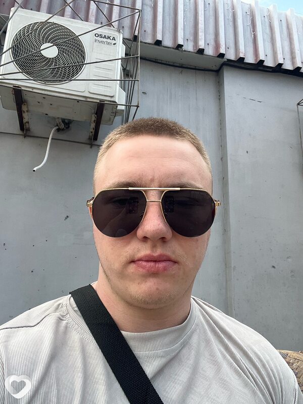 Глеб, 27, Луганске — анкета №2005600
