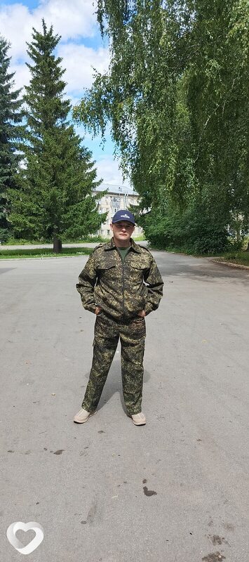 Артем, 23, Новоалтайске — анкета №2008340