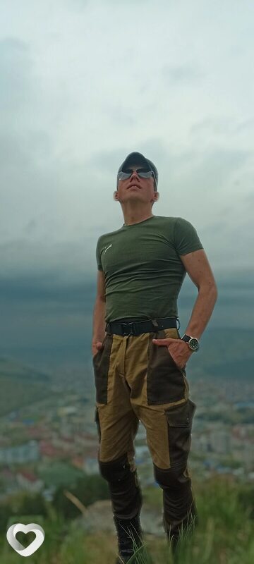 Дмитрий, 28, Горно-Алтайске — анкета №2008403