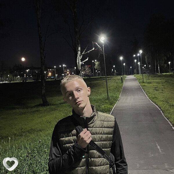 Данил, 19, Москве — анкета №2008411