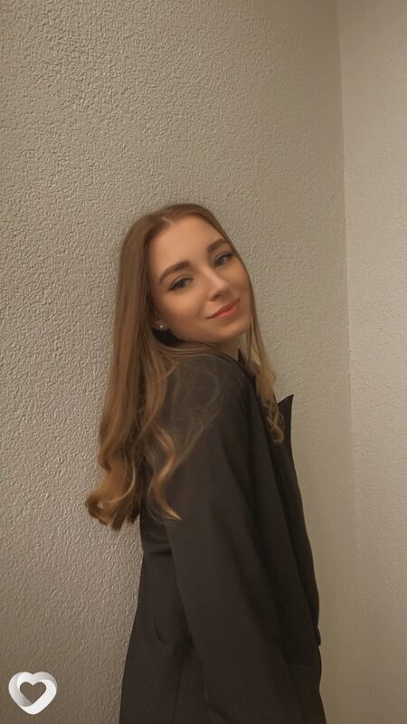Карина, 26, Санкт-Петербурге — анкета №2009339