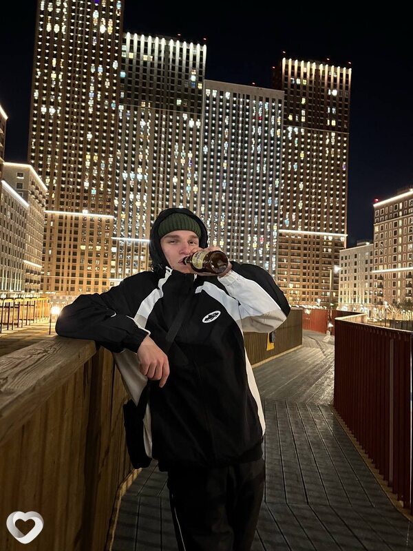 Никита, 22, Москве — анкета №2010086