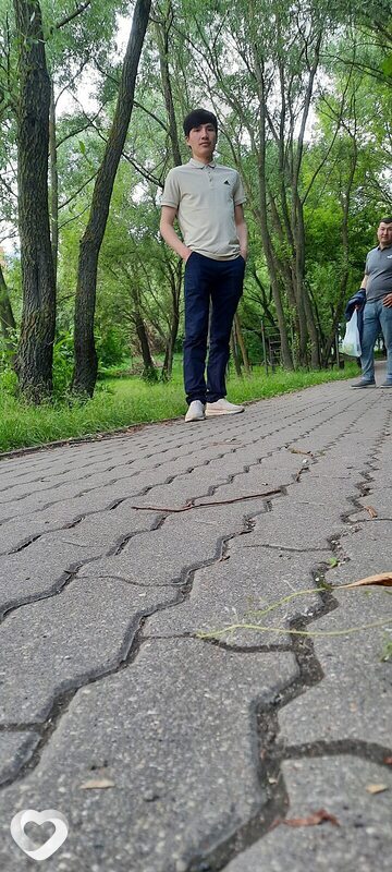 Алик, 25, Москве — анкета №2011043