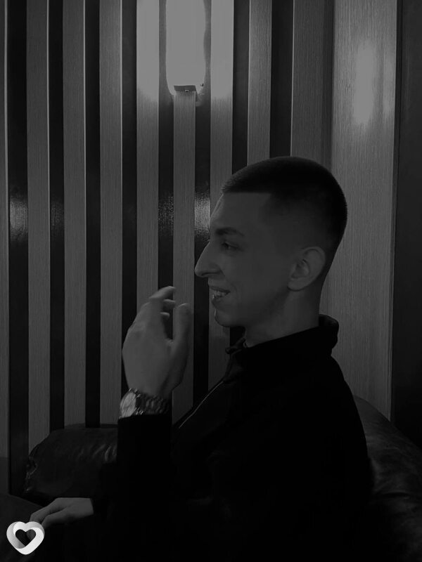 Артём, 19, Москве — анкета №2012588
