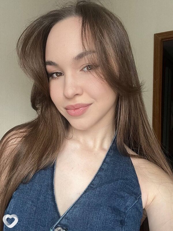 Алиса, 27, Зеленогорск (Красноярский Край) — анкета №2013290