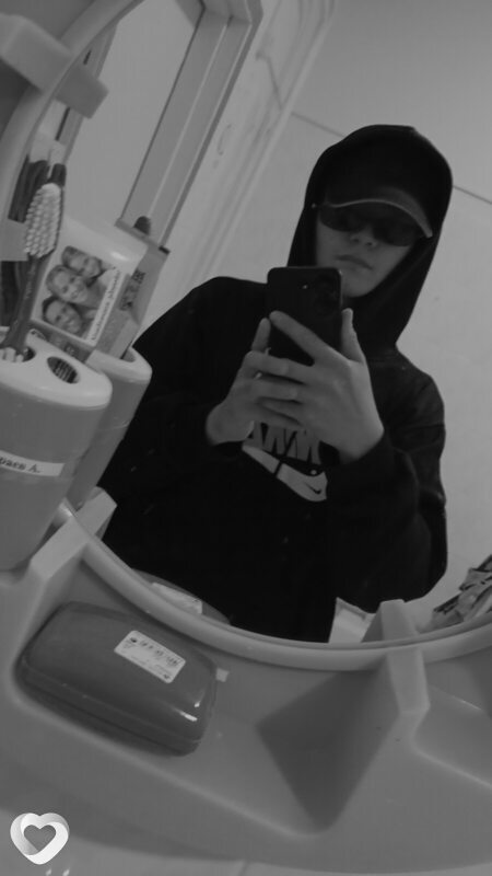 Виктор Самарин, 19, Ханты-Мансийске — анкета №2015497