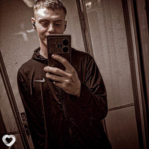 Анатолий, 21, Новосибирске — анкета №2015733